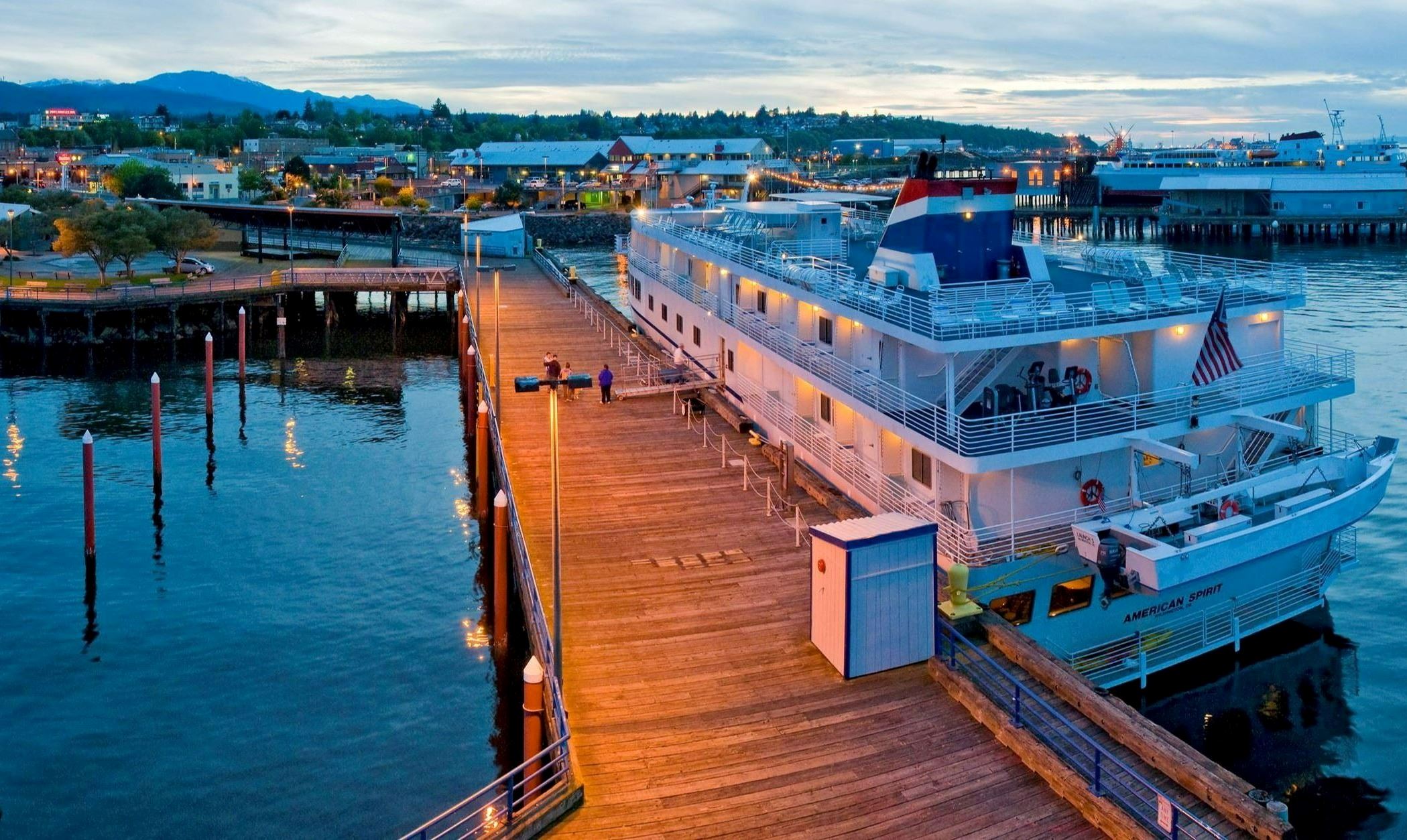 City Pier Night Pan01p